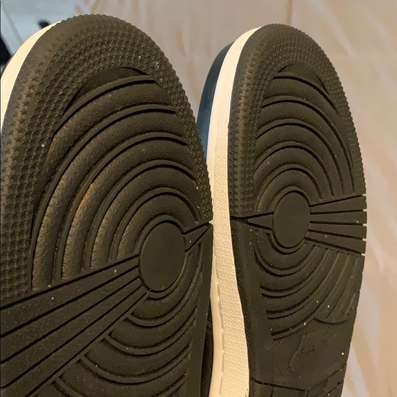 Shoes - Picture 4 of 6